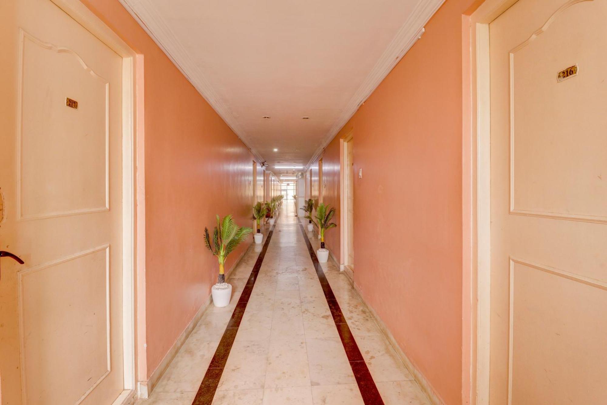 Collection O Royal Comfort Bangalore Exterior foto